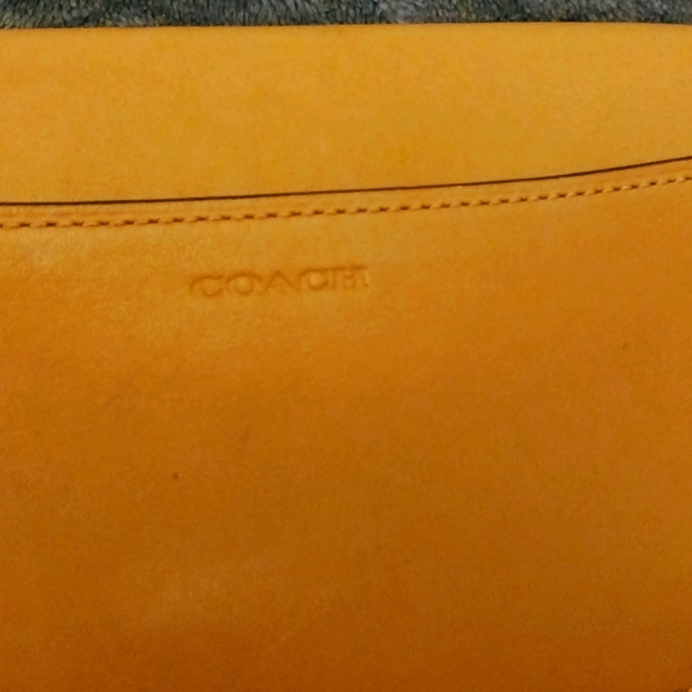 WOW**SALE**Gorgeous Coach Wristlet - Picture 2 of 5